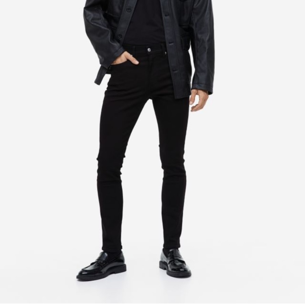 H&M men’s size 34 Skinny Fit Coupe Moulante Black Denim